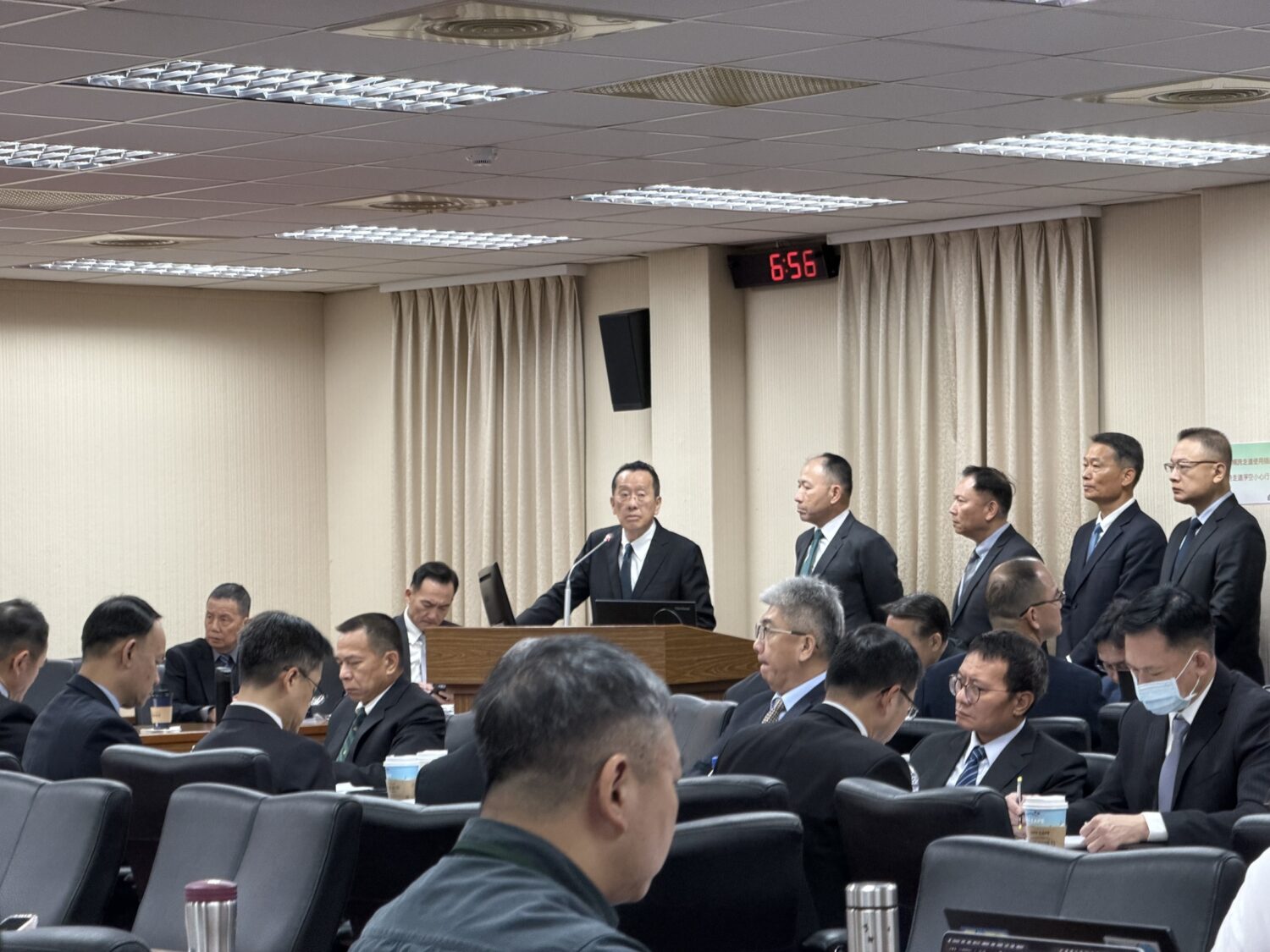 國防部長顧立雄出席立法院外交及國防委員會報告業務。(記者/司徒 攝）