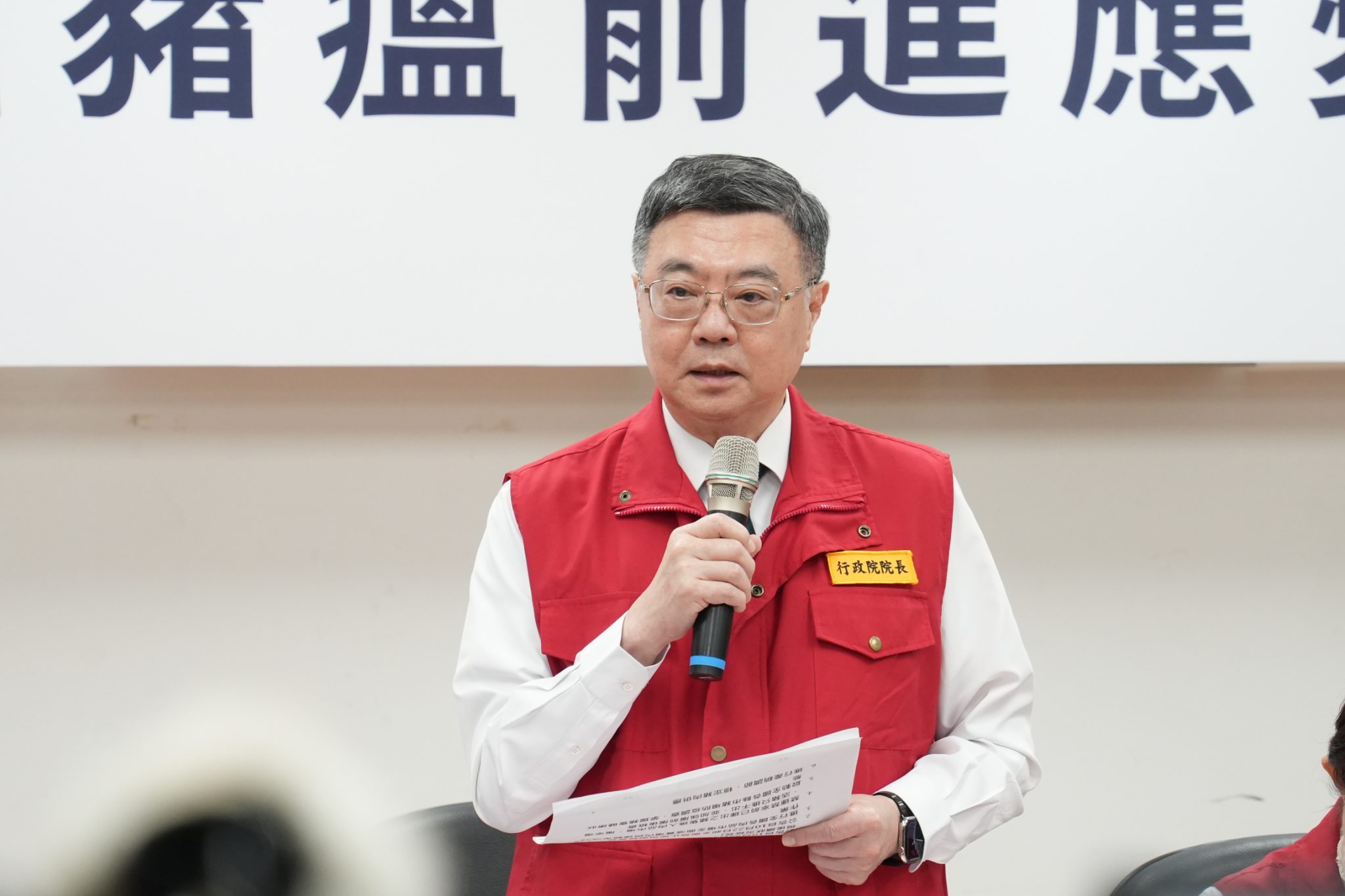 中市府成立緊急應變小組、啟動跨局處防疫網絡　盧：全力守護市民健康與產業未來