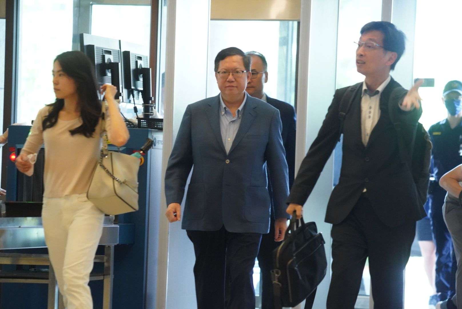 傳鄭文燦回鍋選桃園市長?她曝本人已「心如止水」 1200萬交保遭撤銷 鄭文燦不發一語快步走進桃院