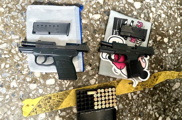 《圖說》現場查獲的手槍及子彈。〈海山分局提供〉