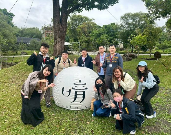 《圖說》單身聯誼活動在充滿綠意的生態園區浪漫展開,吸引眾多單身男女參加。〈民政局提供〉