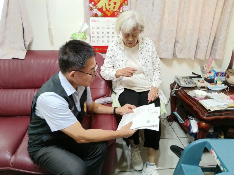 《圖說》訪視榮眷之一。〈臺北市榮服處提供〉