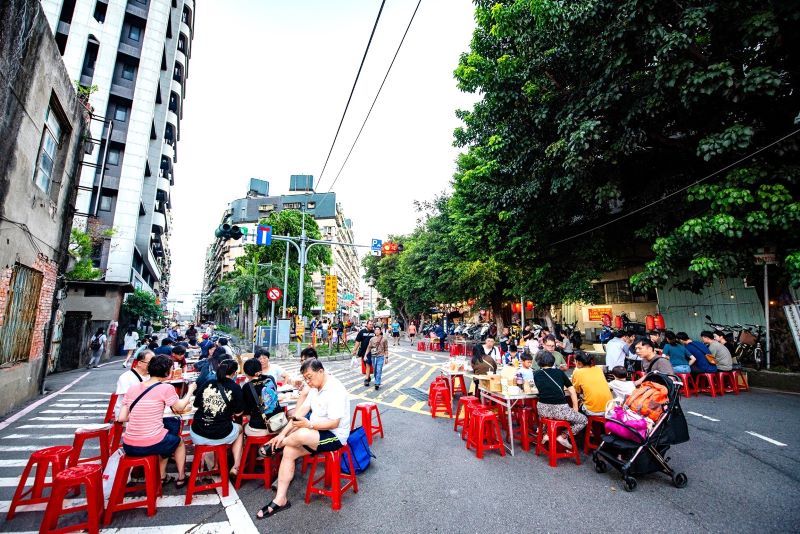 《圖說》「烤肉派對」829中午12時開放線上報名,每組10人份只要999元,手刀搶購。〈經發局提供〉