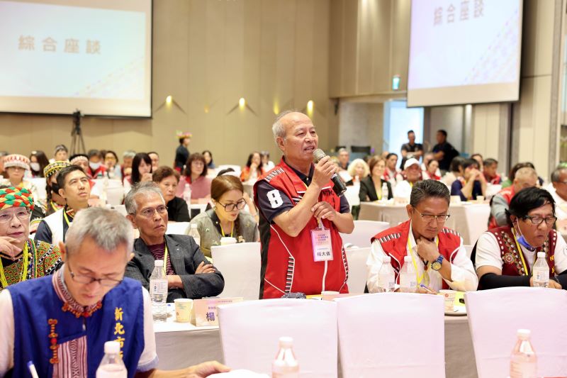 《圖說》新北市原民局主管群與各幹部們交流。〈原民局提供〉